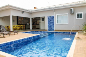 Piscina Aquecida, 5 suítes com ar condicionado, 10km Cabo Frio